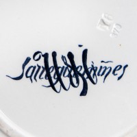 Filiżanka z talerzem, zdobiona herbami Jastrzębiec/Krzywda, sygn. Sarreguemines